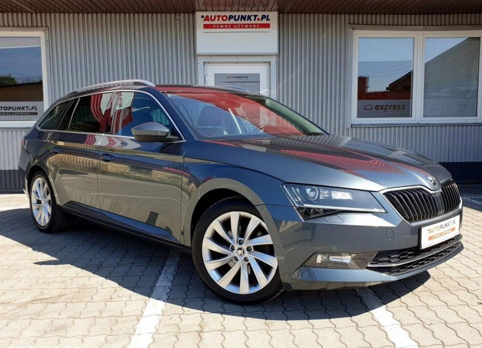Skoda Superb cena 79900 przebieg: 117092, rok produkcji 2017 z Dobra małe 436